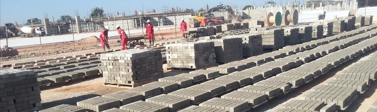 Hydraform machines used in block yards